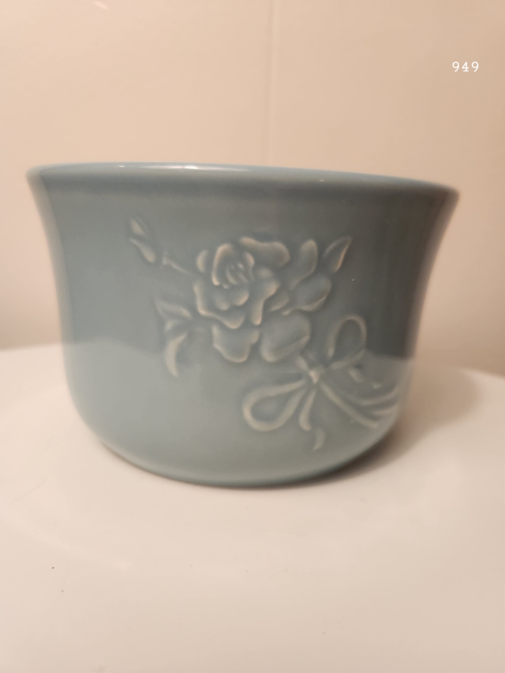 Pfaltzgraff Light Blue Embossed Rose Bowl